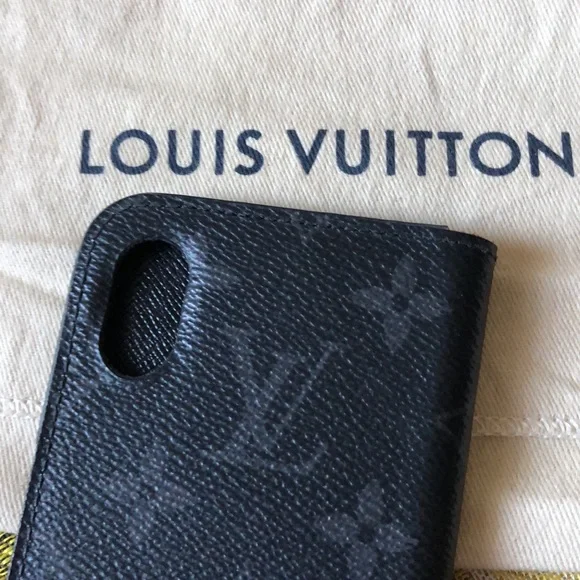Authentic Louis Vuitton IPHONE X Folio - Picture 4 of 8